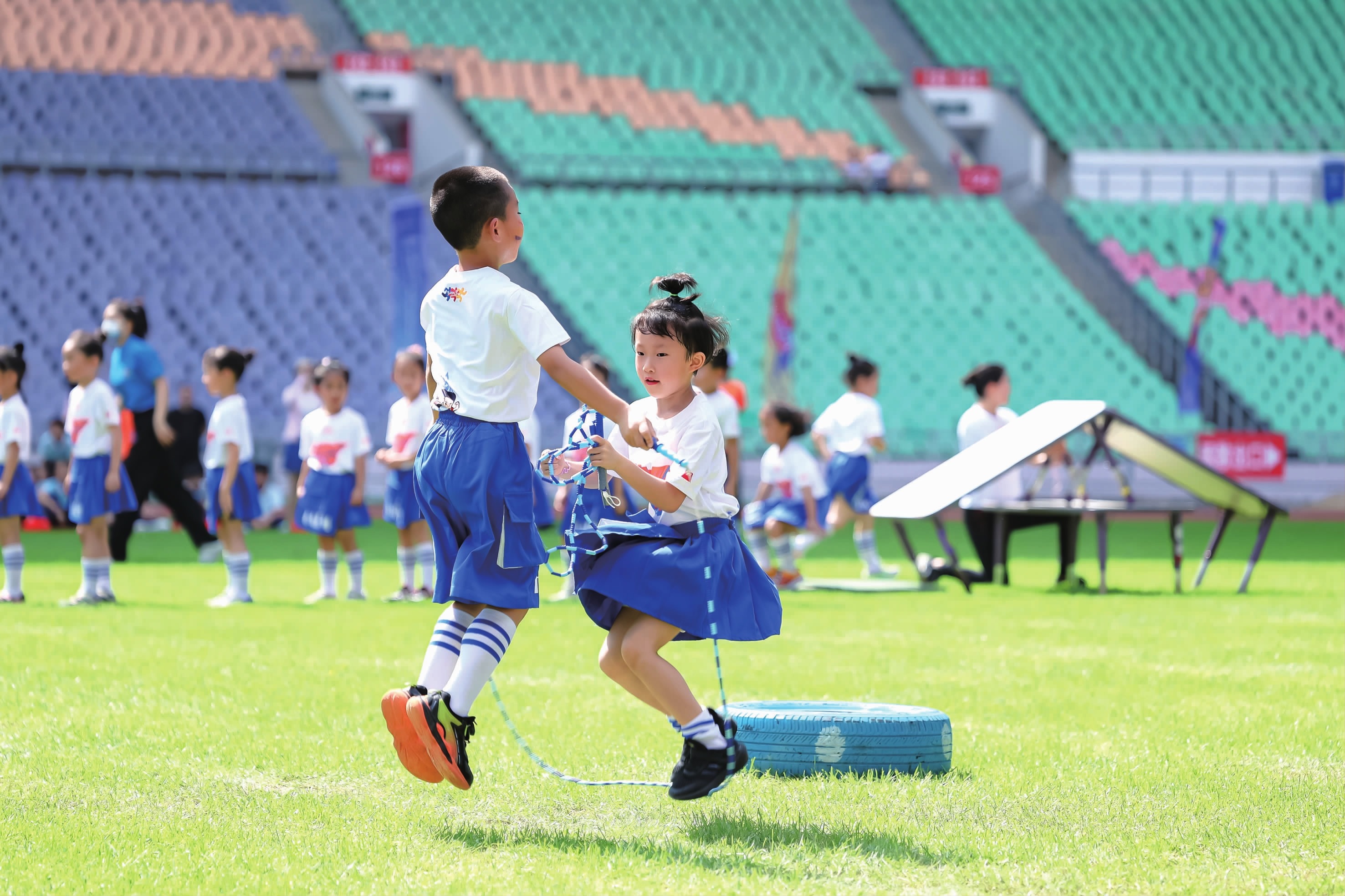 [羽毛球]青岛仁洲队赢得羽超总决赛季军