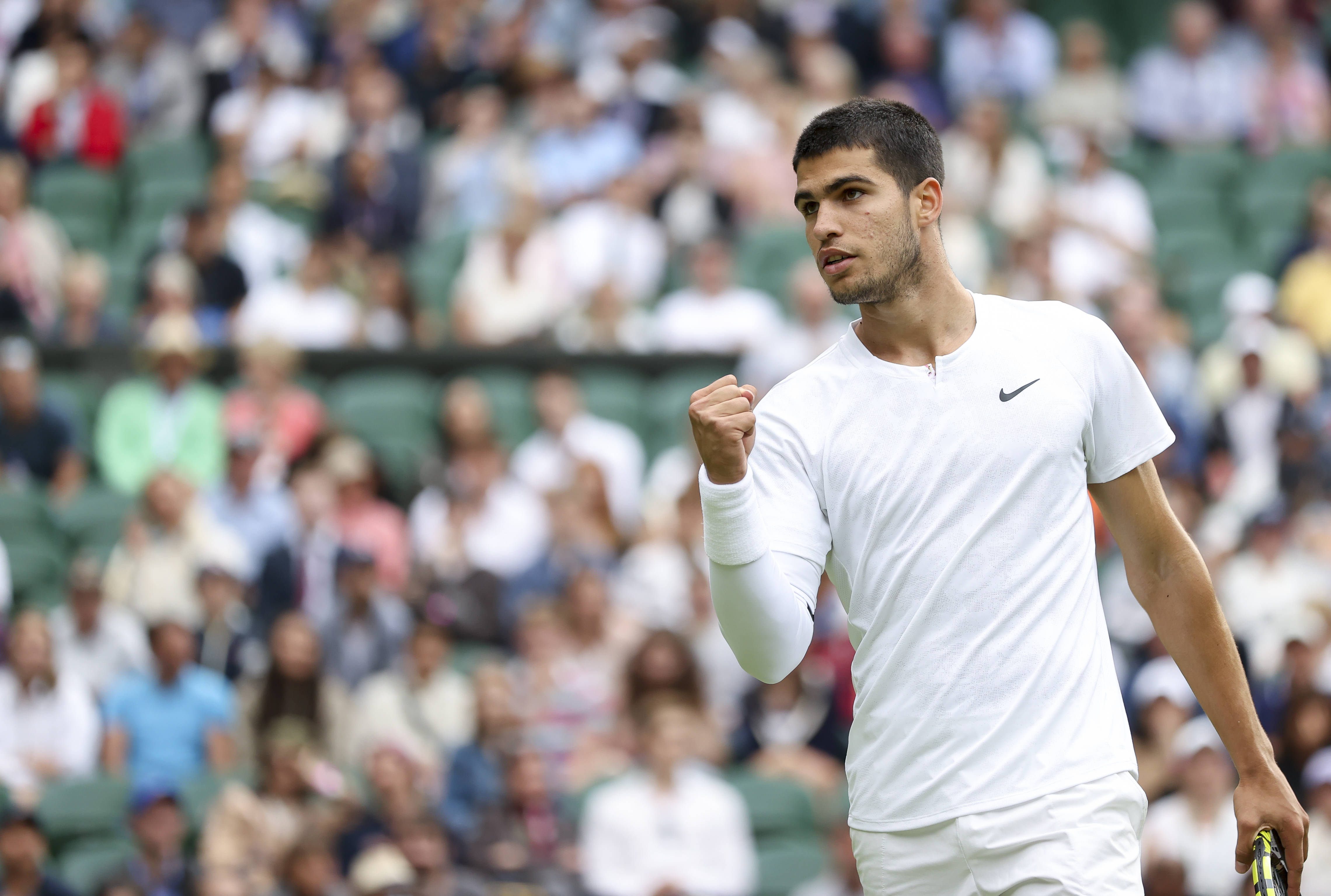 持竞争力的 持竞争力的